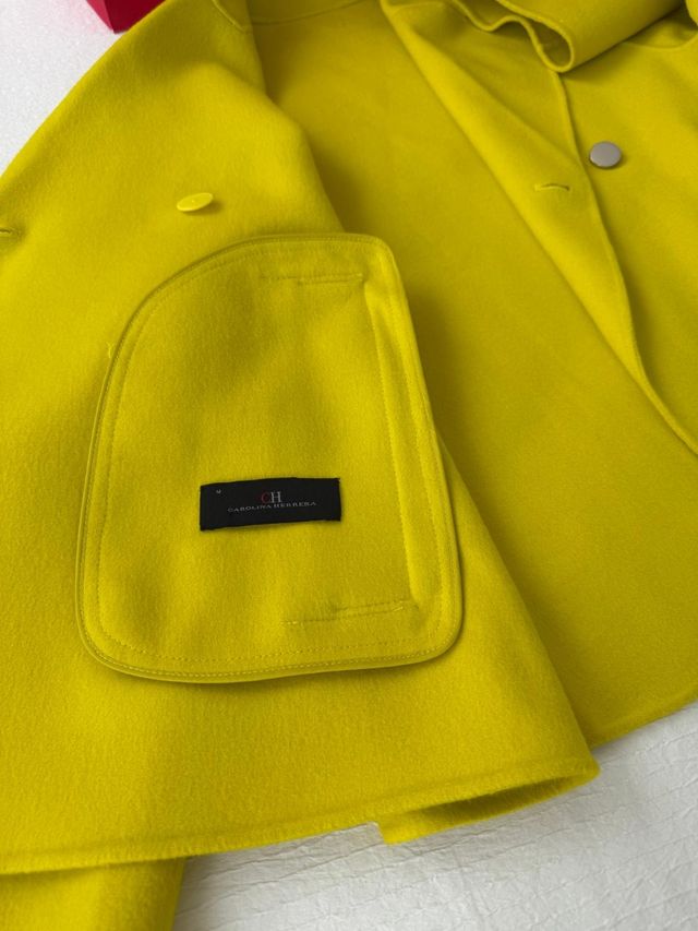 Abrigo Carolina Herrera Amarillo