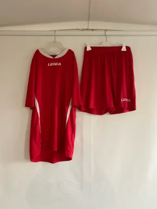 Completo sportivo Legea maglia e pantaloncini ross