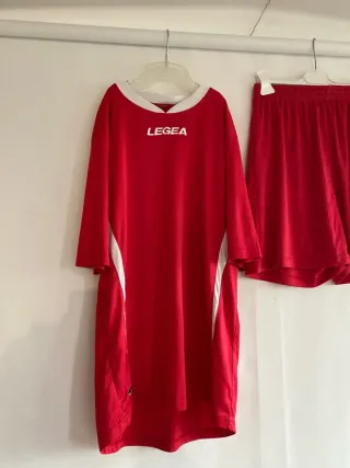 Completo sportivo Legea maglia e pantaloncini ross