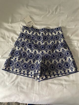 Pantalón corto Zara bordado azul Talla S