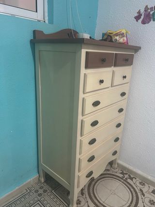 Coqueta y mesita de noche a juego
