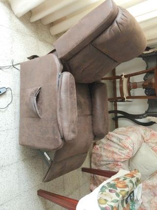 PARA RECOGER. Sillón elevable marrón oscuro