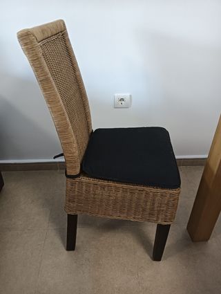 Conjunto 6 sillas de mimbre y madera