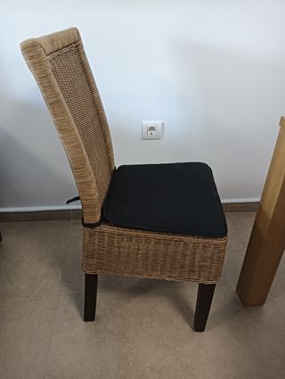 Conjunto 6 sillas de mimbre y madera