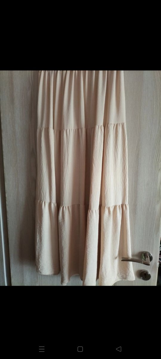 Gonna lunga beige a balze