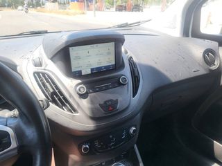 Ford Transit Courier 2021