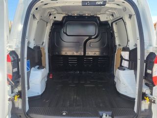 Ford Transit Courier 2021