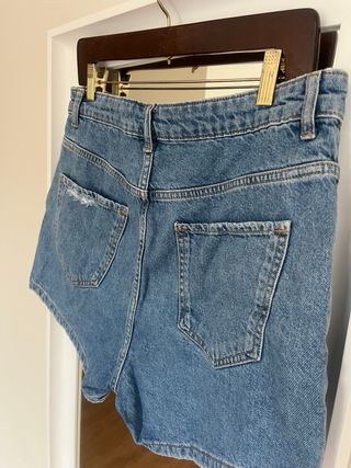 Falda pantalón Zara
Talla perfecta !!! Muy bonita.