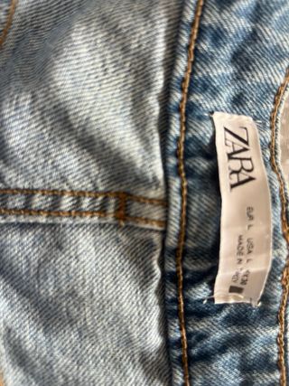 Falda pantalón Zara
Talla perfecta !!! Muy bonita.