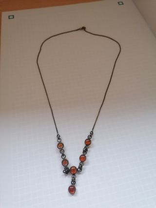 COLGANTE CON PIEDRAS DEL SOL 