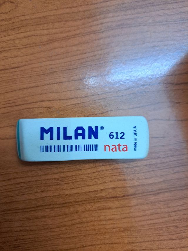 Goma de borrar MILAN 612 nata