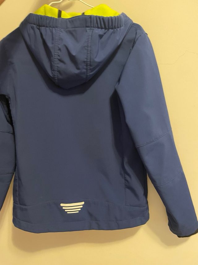 Cortavientos CMP azul con forro amarillo