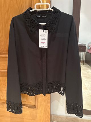 Preciosa Camisa de Zara, con Encaje Talla L