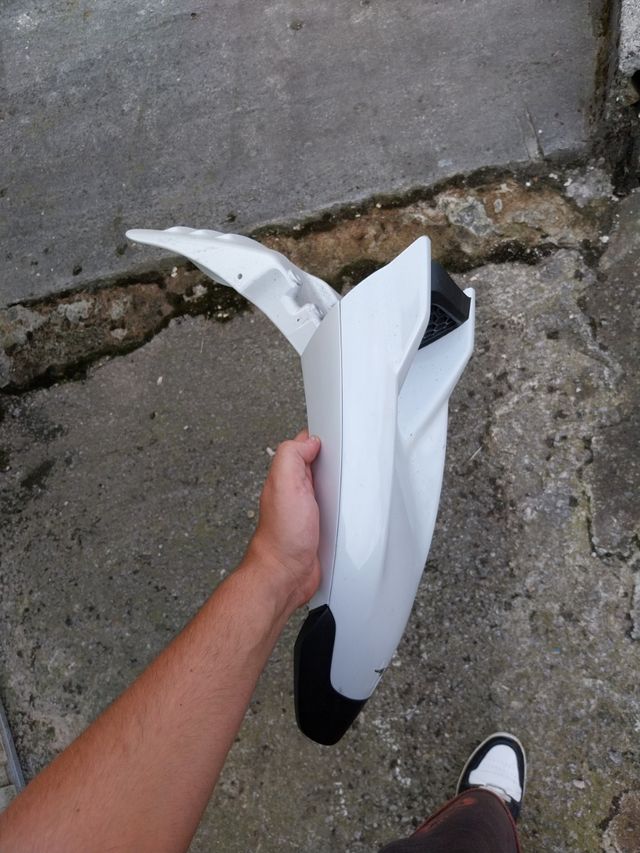 Guardabarros delantero Moto Guzzi V85TT