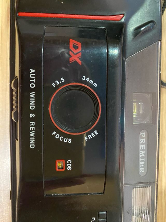 Cámara Analógica Premier PC 700 Negra/Roja