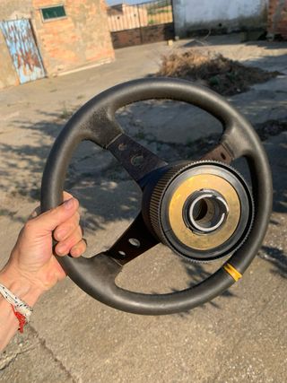 Volante deportivo OMP para VW Golf MK2