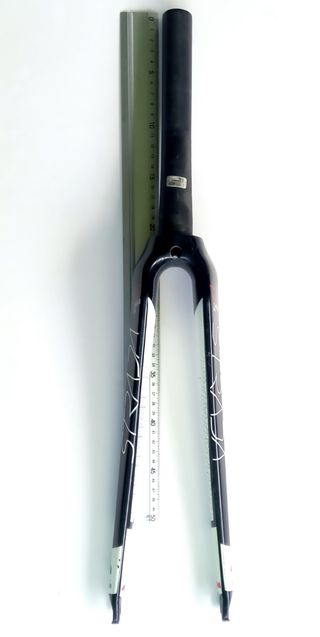 Horquilla de carbono para bicicletas de carretera