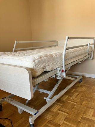 CAMA ARTICULADA ELECTRICA PARA PERSONAS MAYORES 