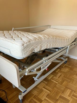 CAMA ARTICULADA ELECTRICA PARA PERSONAS MAYORES 