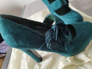 Zapatos de tacón alto elegantes para mujer