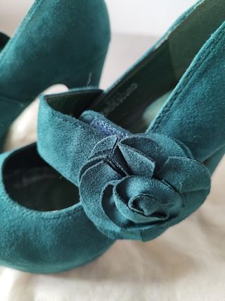 Zapatos de tacón alto elegantes para mujer
