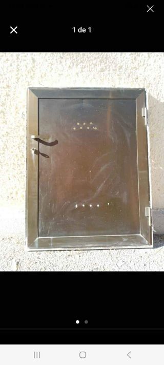 Puerta aluminio dorada pequeña