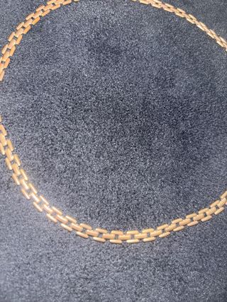 Collar de eslabones dorados