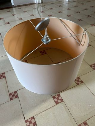 Lámpara de techo beige de tela