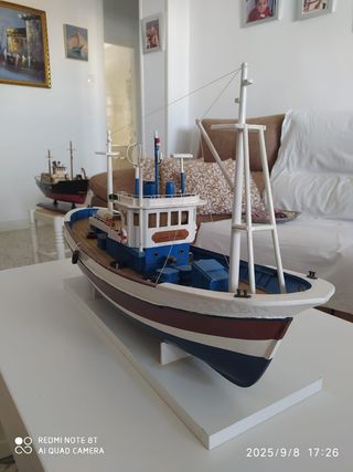 Maqueta de barco de pesca