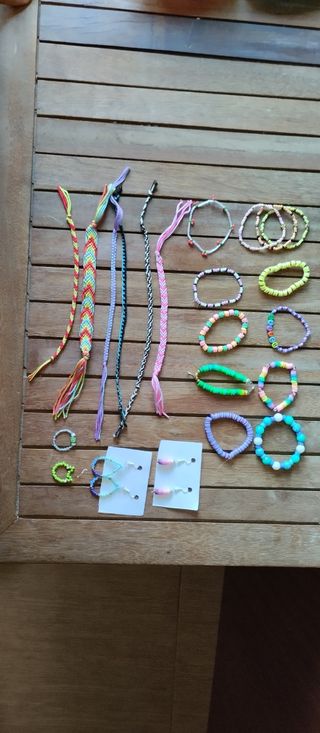Pulseras artesanales hechas a mano