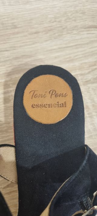 Sandalias Toni Pons Negras y Rojas
