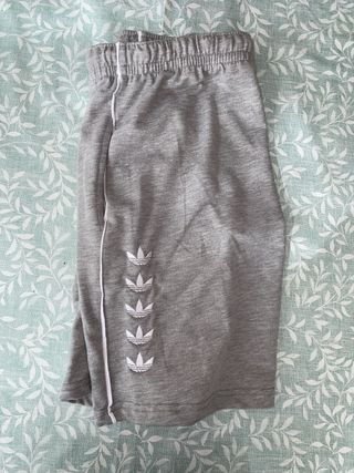 Pantalón Corto Chándal Adidas Gris
