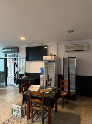 Se alquila bar en la granja plaza Ubrique
Jerez 