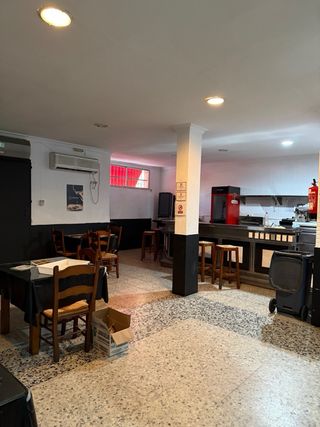 Se alquila bar en la granja plaza Ubrique
Jerez 