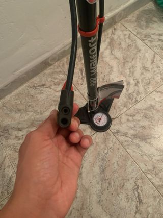 Bomba de pie para bicicleta 