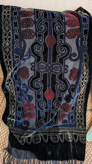 Chal terciopelo negro