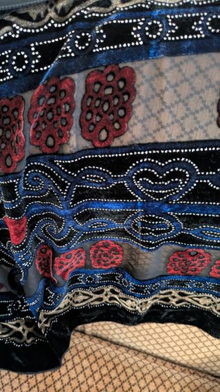 Chal terciopelo negro