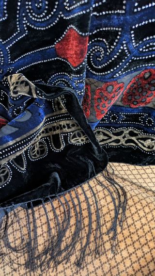 Chal terciopelo negro