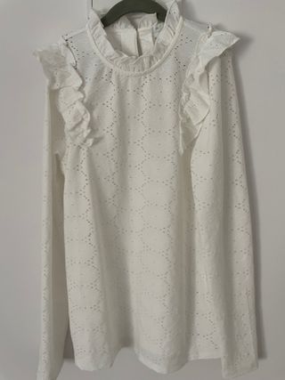 Blusa de lactancia blanca con volantes