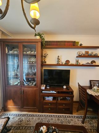 Vitrina y aparador de salón