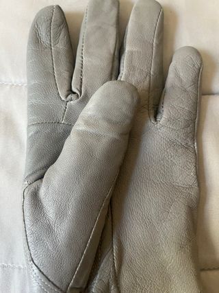 Guantes de cuero grises