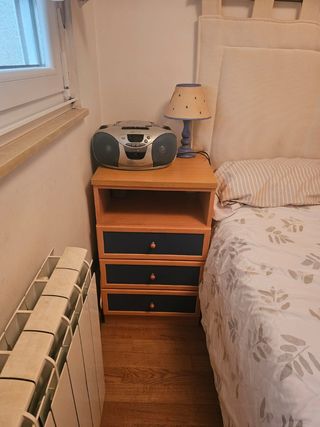 Domitorio con Mesilla de noche y complementos