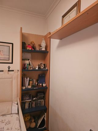 Domitorio con Mesilla de noche y complementos