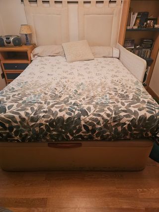 Domitorio con Mesilla de noche y complementos