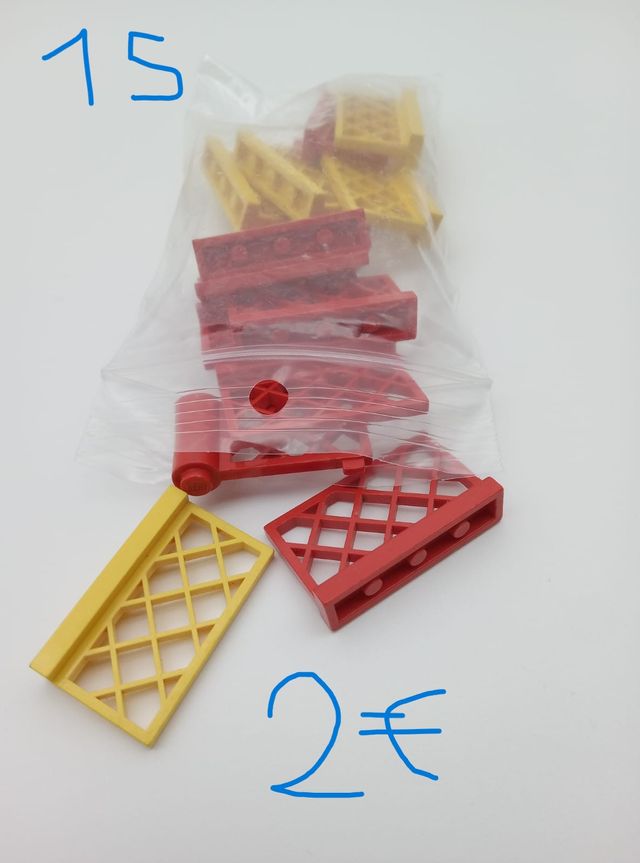 Lotto di recinzioni Lego rosse e gialle