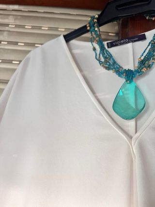 Blusa Blanca Violeta by Mango con Collar