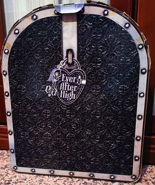 Bambola Ever After High Raven Queen - Edizione limitata