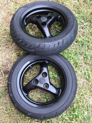 Llantas peugeot Michelin 130/70-12 para Moto