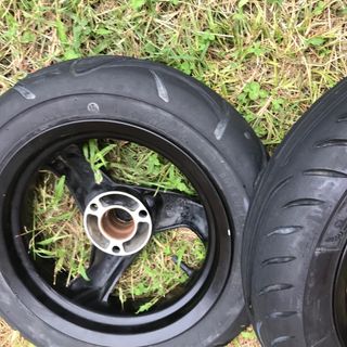 Llantas peugeot Michelin 130/70-12 para Moto