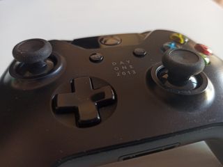Xbox One + Mando + Kinect Negro